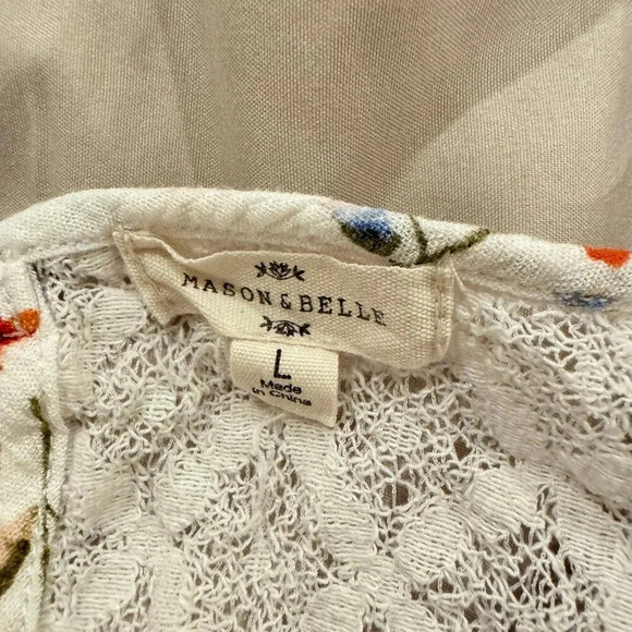 Mason & Belle Floral Sleeveless Top Lace Accents - Picture 5 of 7